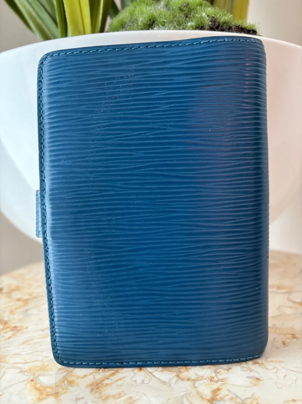 Louis Vuitton Blue Epi Leather Agenda comes with note pad EUC. Made in Spain - Picture 2 of 8
